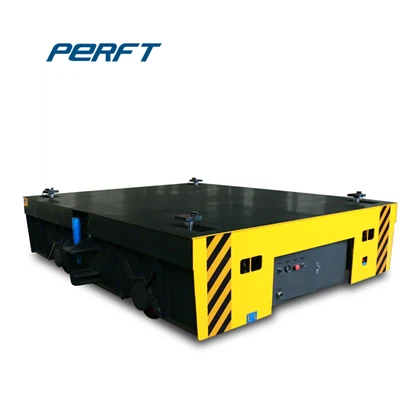 عربة سكة حديدية بمحرك مخصص